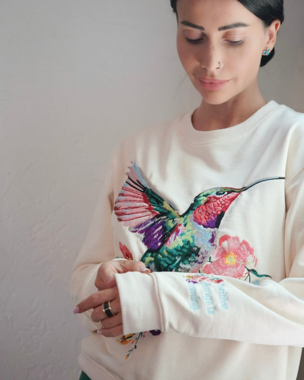 Classic Embroidered Sweatshirt Hummingbird